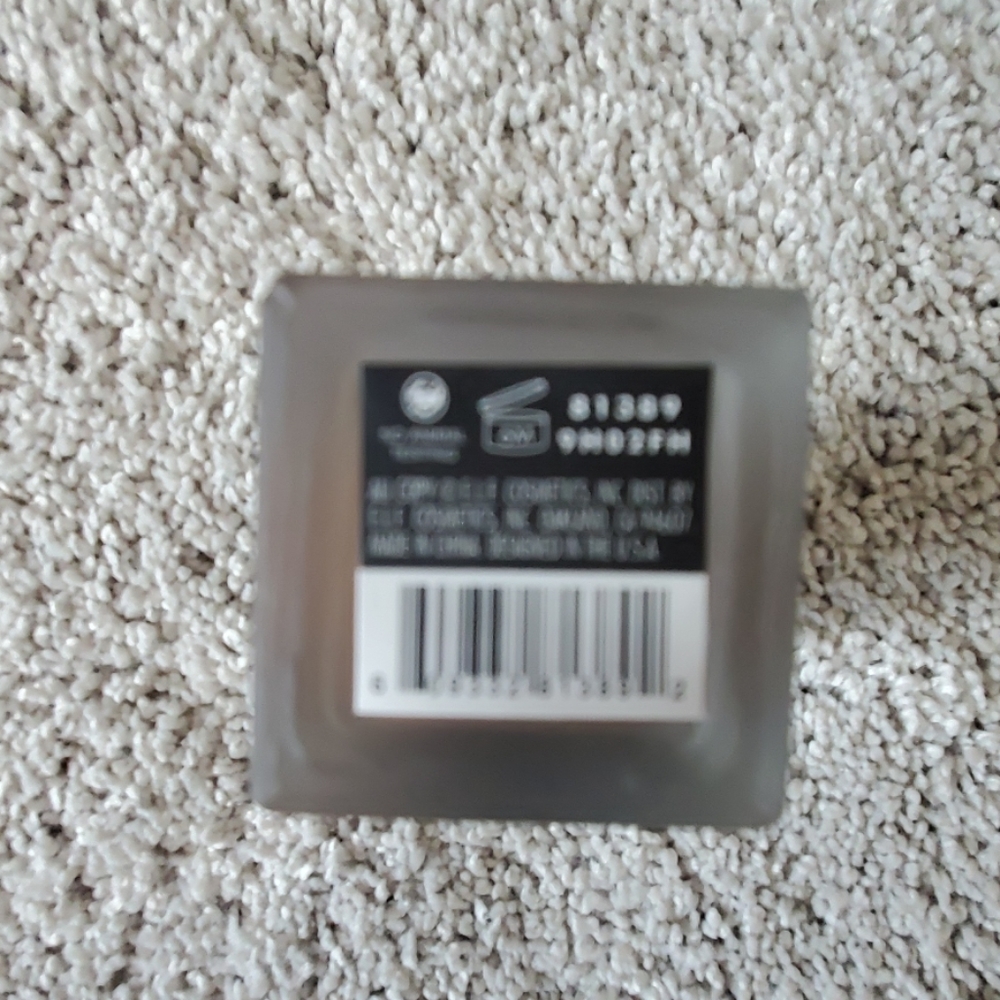 ELF FLAWLESS SATIN FOUNDATION - Picture 4 of 4